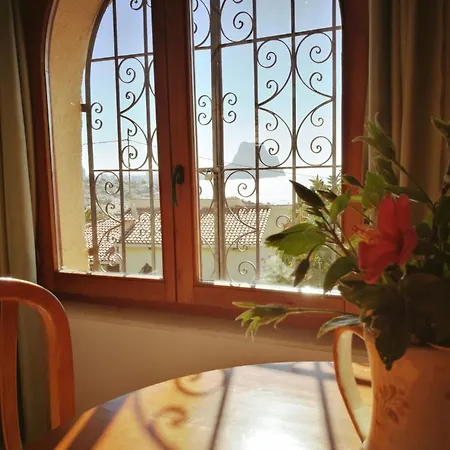 Mit Privatem Pool Und Meerblick By Interhome