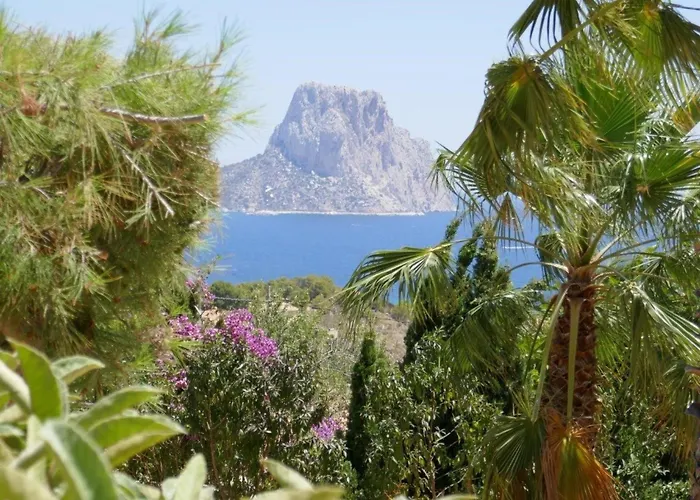 Mit Privatem Pool Und Meerblick By Interhome