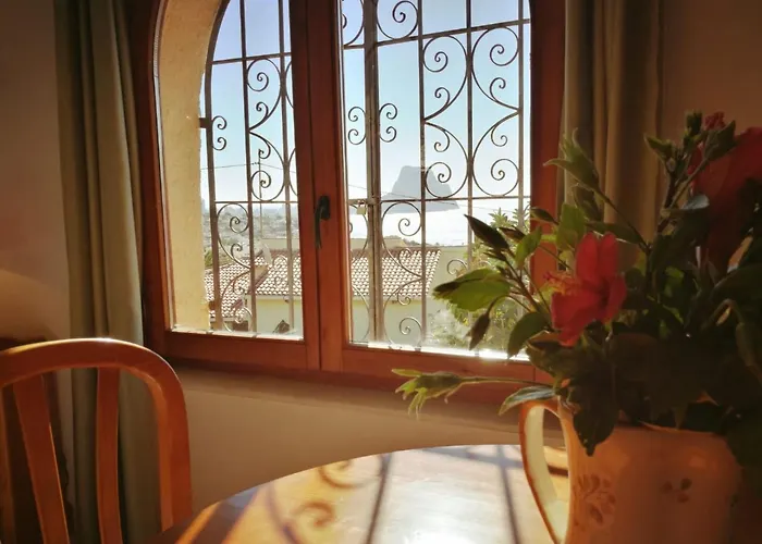 Mit Privatem Pool Und Meerblick By Interhome